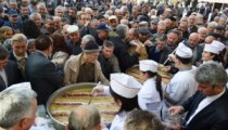 Alaplı’da 3 Bin Aşure Dağıtıldı.