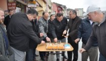 ESNAFTAN BAŞKANA TEŞEKKÜR PASTASI