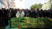 GÖZ YAŞLARI İLE TOPRAĞA VERİLDİ