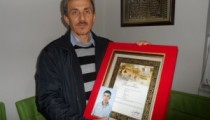 ŞEHADET BELGESİNİ ŞEHİT BABASINA TESLİM ETTİLER