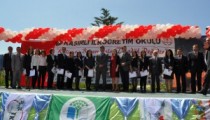 OKULUN TÜM ÖĞRETMENLERİNE ÖDÜL