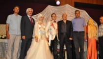 HARUN VE EMİNE SEMERCİ ÇİFTİ DÜNYA EVİNE GİRDİ