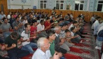 KADİR GECESİNDE CAMİDE SABAHLADILAR