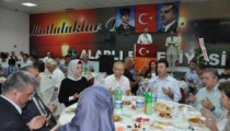 ALAPLI AK PARTİDEN İFTAR YEMEĞİ