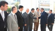 YENİ VALİ GÖREVE BAŞLADI