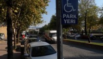 ENGELİLER  PARK YERİ İÇİN  ÇÖZÜM BEKLİYOR