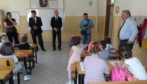 ÖĞRETİM YILININ AÇILIŞINDA TOKİ OKULUNU ZİYARET ETTİ