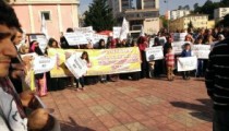 DARBELERE KARŞI PROTESTO