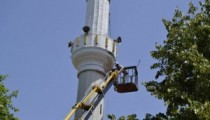 MERKEZ CAMİ MİNARESİ BOYATILDI