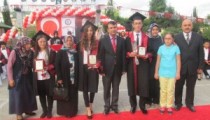 ANADOLU LİSESİNDE MEZUNİYET TÖRENİ