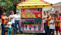 FANATİK ÇEŞME SARI KIRMIZI BOYANDI