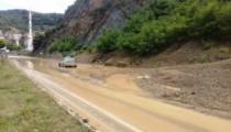 ALAPLI EREĞLİ YOLUNDA HEYELAN