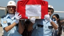 GÖZYAŞLARI İLE UĞURLANDI