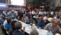 BELEDİYE İFTARINDA İZDİHAM YAŞANDI