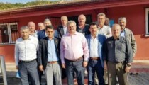 YALI BOYU MUHTARLARI ÇATUROĞULU’NU BAĞRINA BAST