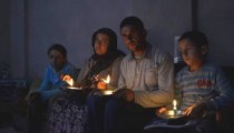 BİR AYDIR KARANLIKTA YAŞIYORLAR