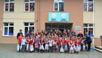 ÜNİVERSİTE ÖĞRENCİLERİNDEN KIRTASİYE YARDIMI