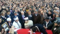GÖZYAŞI VE DUALARLA UĞURLANDI