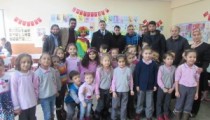 MİNİK ÖĞRENCİLERE SÜPRİZ KARNE GÜNÜ