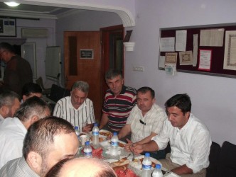 MOLLABEY  CAMİİNDE SAHUR YEMEĞİ