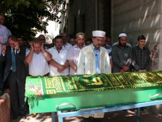 SÜRÜM HOCA’NIN EŞİ VEFAT ETTİ