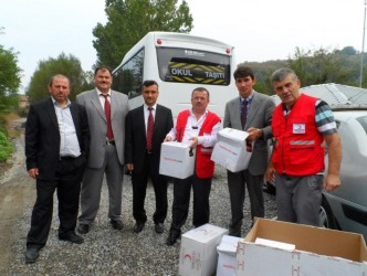 KIZILAY ALAPLI ŞUBESİNDEN ÖĞRENCİLERE YARDIM