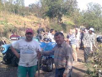 ÇATAK KÖYÜ TARLA YOLLARINA BETON KAPLIYOR