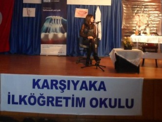 KARŞIYAKA İÖO TİYATRO OYUNU SERGİLEDİ
