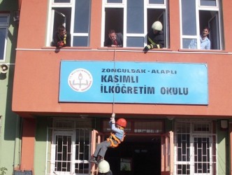 OKULDA AFET EĞİTİMİ TATBİKATI YAPILDI