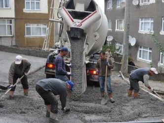 BETON YOL ÇALIŞMALARI DEVAM EDİYOR