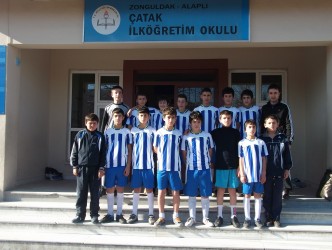 ÇATAK ORTAOKULU FUTBOLDA  FİNALDE