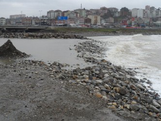 ALAPLI’DA SEL TEHLİKESİ