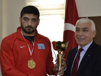 ALAPLI MYO ÖĞRENCİSİ DÜNYA ŞAMPİYONU OLDU