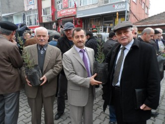 ALAPLI’DA FİDAN DAĞITILDI