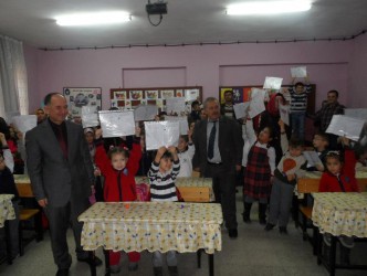 İLK KARNE HEYECANINI VELİLERİ İLE BİRLİKTE YAŞADILAR