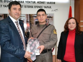 Sigarayı bırak gömlekle kravatı kap