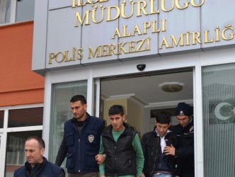 İstanbul’dan Gelip Alaplı’da Sigara Çaldılar