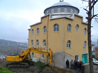 ONURLU  CAMİSİNE MİNARE YAPILIYOR