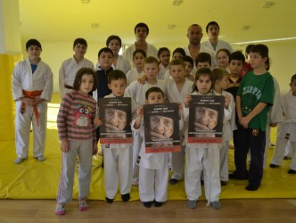 KÜÇÜK TEKVANDOCULARDAN SURİYEYE YARDIM