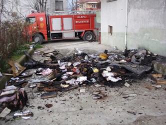 YANGIN BÜYÜMEDEN SÖNDÜRÜLDÜ