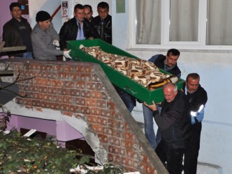 Karı koca evlerinde ölü bulundu