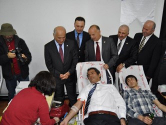 REKOR KAN BAĞIŞINA GİDİLİYOR