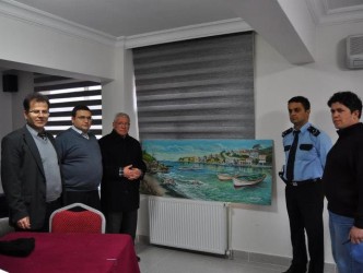 YAPTIĞI 150.TABLOYU EMNİYETE HEDİYE ETTİ