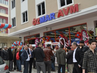 ALAPLI’DA ÖZMAR AVM AÇILDI