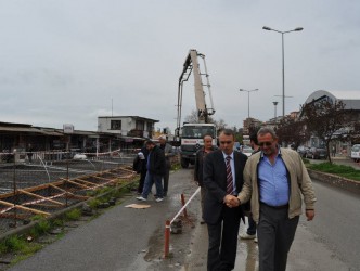 BAŞKAN YENİ DÜKKAN İNŞAATLARINI İNCELEDİ
