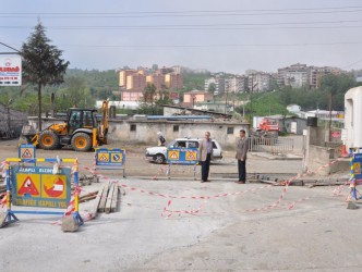 BOZUK YOLLAR ONARILIYOR