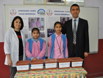 FINDIK KABUĞU NAYLON POŞETLERİ YOKEDİYOR