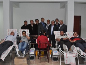 KUTLU DOĞUMDA KAN BAĞIŞI YAPTILAR
