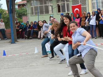 ALAPLI ÇOK PROGRAMLI LİSESİ ile İMAM HATİP LİSESİ GENÇLİK ŞÖLENİ YAPTI