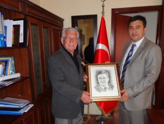 KAYMAKAM MALĞAÇ’IN KARAKALEM PORTRESİNİ YAPTI